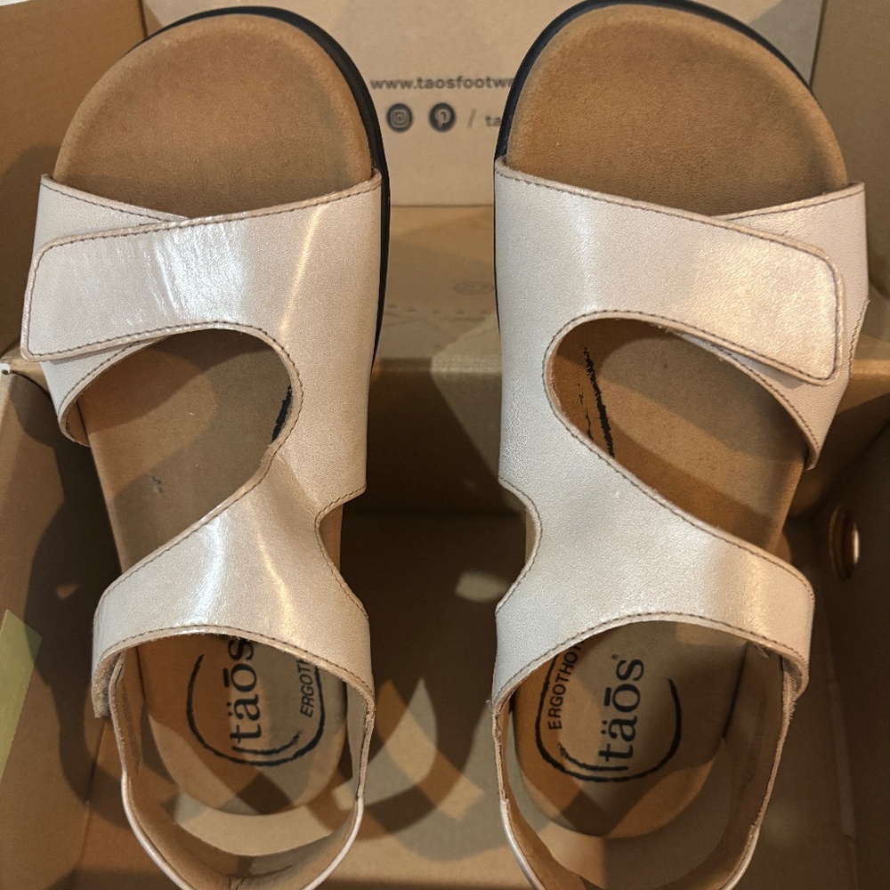TAOS Serene sandal